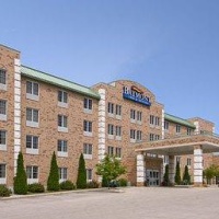 Отель Baymont Inn and Suites Milwaukee Grafton в городе Соквилл, США