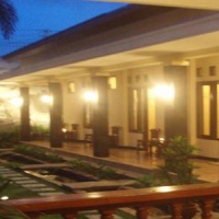 Отель Griya Teratai Luxury Guesthouse and Spa Solo в городе Суракарта, Индонезия
