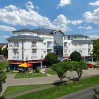 Отель Minotel Kristaly в городе Кестхей, Венгрия