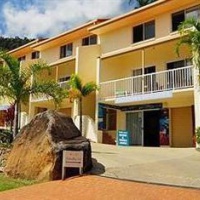 Отель Reefside Villas Whitsundays Cannonvale в городе Эрли-Бич, Австралия