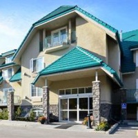 Отель BEST WESTERN Pocaterra Inn в городе Канмор, Канада