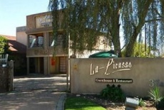 Отель La Picasso Guesthouse в городе Эрмело, Южная Африка