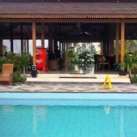 Отель Horison Villa & Golf Gambir Anom Solo в городе Картосуро, Индонезия