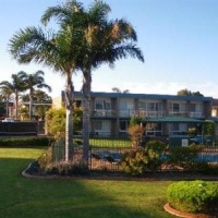 Отель Lakeside Holiday Apartments Merimbula в городе Меримбула, Австралия