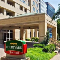 Отель Courtyard by Marriott Arlington Rosslyn в городе Арлингтон, США