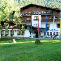 Отель Hotel Scoiattolo в городе Фалькаде, Италия