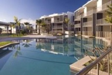 Отель Drift Apartments & Villas в городе Касуарина, Австралия
