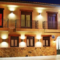 Отель Apartamentos Turisticos Mirayuste в городе Гуадалупи, Испания