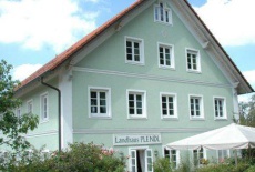 Отель Landhaus Plendl в городе Аттенкирхен, Германия