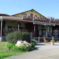 Отель Red Caboose Motel, Restaurant & Gift Shop в городе Страсберг, США