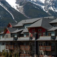 Отель Lodges at Canmore в городе Канмор, Канада