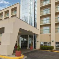 Отель Embassy Suites Hotel Cincinnati Northeast Blue Ash в городе Цинциннати, США