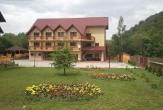 Отель Pensiunea Roua Muntelui в городе Dejani, Румыния
