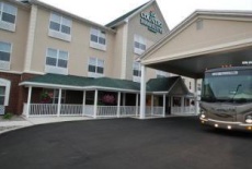 Отель Country Inn & Suites By Carlson Marinette WI в городе Маринетт, США