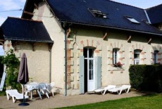 Отель Loire Valley Cottages в городе Jarze, Франция