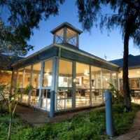 Отель Broadwater Beach Resort Busselton в городе Басселтон, Австралия