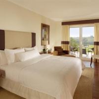 Отель The Hotel Camporeal Golf Resort & Spa в городе Торреш-Ведраш, Португалия