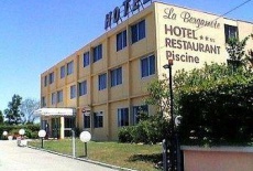 Отель Logis La Bergamote Hotel Saint-Etienne-du-Bois в городе Сент-Этьен-дю-Буа, Франция