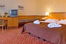 Отель BEST WESTERN Hotel Am Schlossberg в городе Нюртинген, Германия