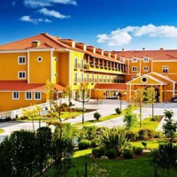 Отель Camporeal Residences в городе Торреш-Ведраш, Португалия