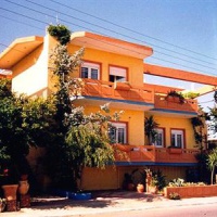 Отель Aris Apartments Platanias в городе Платаниас, Греция