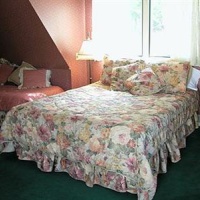 Отель Romantique Lakeview Lodge в городе Лейк Арроухед, США