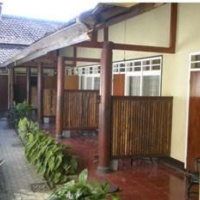 Отель Hotel Kertayoga в городе Матарам, Индонезия