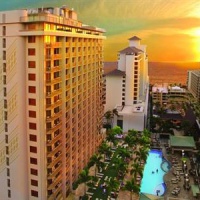 Отель Embassy Suites Waikiki Beach Walk в городе Гонолулу, США