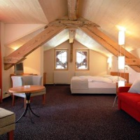 Отель Hotel Schweizerhaus & Postli в городе Малоя, Швейцария