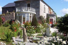 Отель Caheroyan House and Farm в городе Атенрай, Ирландия
