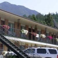 Отель Park Inn Radium Hot Springs в городе Радиум Хот Спрингс, Канада