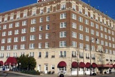 Отель Hotel Prince Charles в городе Фейетвил, США