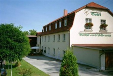 Отель Hotel Am Schloßbrunnen Bad Muskau в городе Бад-Мускау, Германия