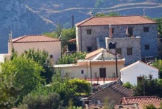 Отель Guesthouse Apirathes в городе Zoyrva, Греция
