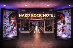Отель Hard Rock для молодежи в Палм-Спрингсе