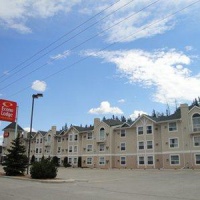 Отель Econo Lodge & Suites в городе Хинтон, Канада