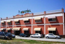 Отель Hostal Restaurante El Lirio в городе Боллуллос Пар дел Кондадо, Испания