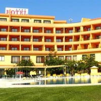 Отель Atlantico Golfe Hotel в городе Пенише, Португалия