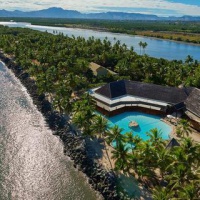 Отель DoubleTree Resort by Hilton Hotel Fiji - Sonaisali Island в городе Нанди, Фиджи