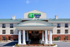 Отель Holiday Inn Express Suites Greensboro East в городе Sedalia, США