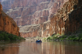 Рафтинг по реке Колорадо в Гранд-Каньоне