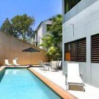 Отель Beach Chalet Private Holiday Apartment в городе Санрайз-Бич, Австралия
