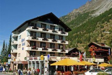 Отель Alpenhotel Tasch Tasch в городе Теш, Швейцария