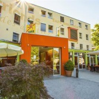 Отель JUFA Hostel Salzburg в городе Зальцбург, Австрия