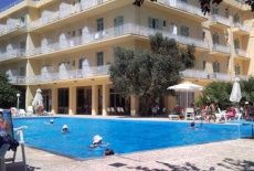 Отель Nireus Hotel в городе Неа Макри, Греция
