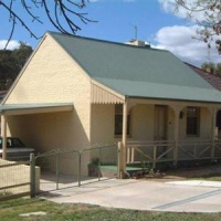 Отель Ambrose Cottage Castlemaine в городе Вуденд, Австралия