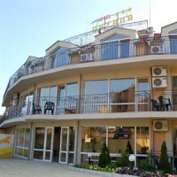 Отель Family Hotel Dayana Beach в городе Синеморец, Болгария