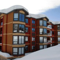 Отель Big White Ski Resort - Vacation Homes в городе Биг-Уайт, Канада