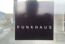 Отель Funkhaus Hostel в городе Денвер, США