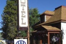 Отель Canyon Motel Hot Sulphur Springs в городе Хот Салфер Спрингс, США